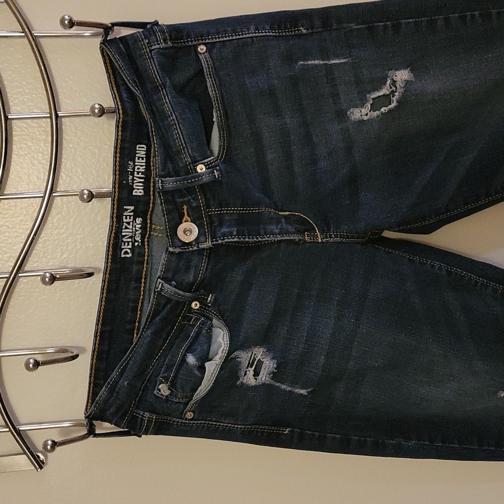 Dark and distressed Levi denizens